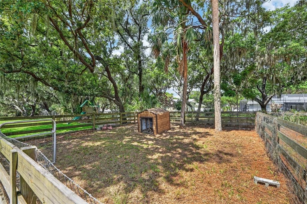 Activo con contrato: $699,900 (4 camas, 2 baños, 2118 Pies cuadrados)
