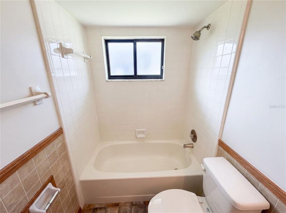 En Venta: $385,000 (3 camas, 2 baños, 1716 Pies cuadrados)