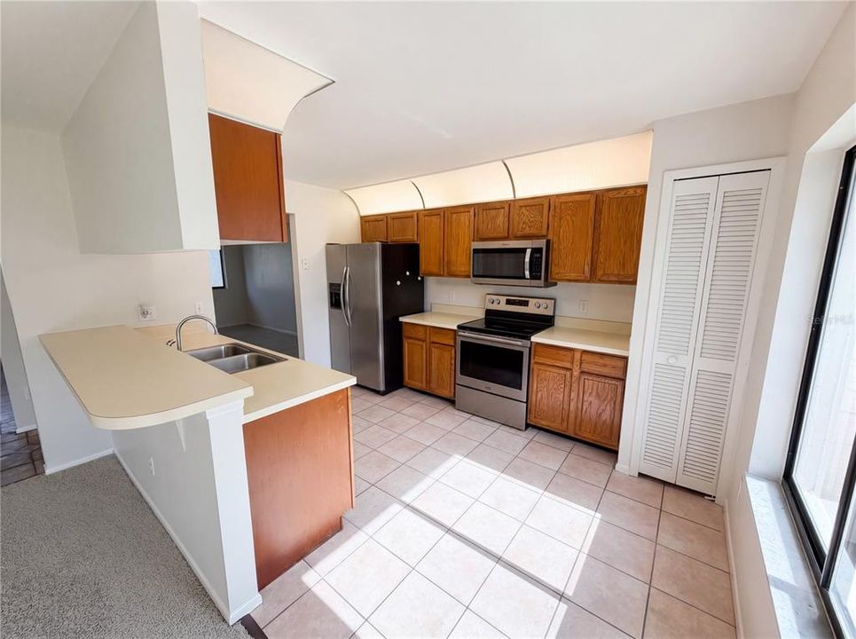 En Venta: $385,000 (3 camas, 2 baños, 1716 Pies cuadrados)