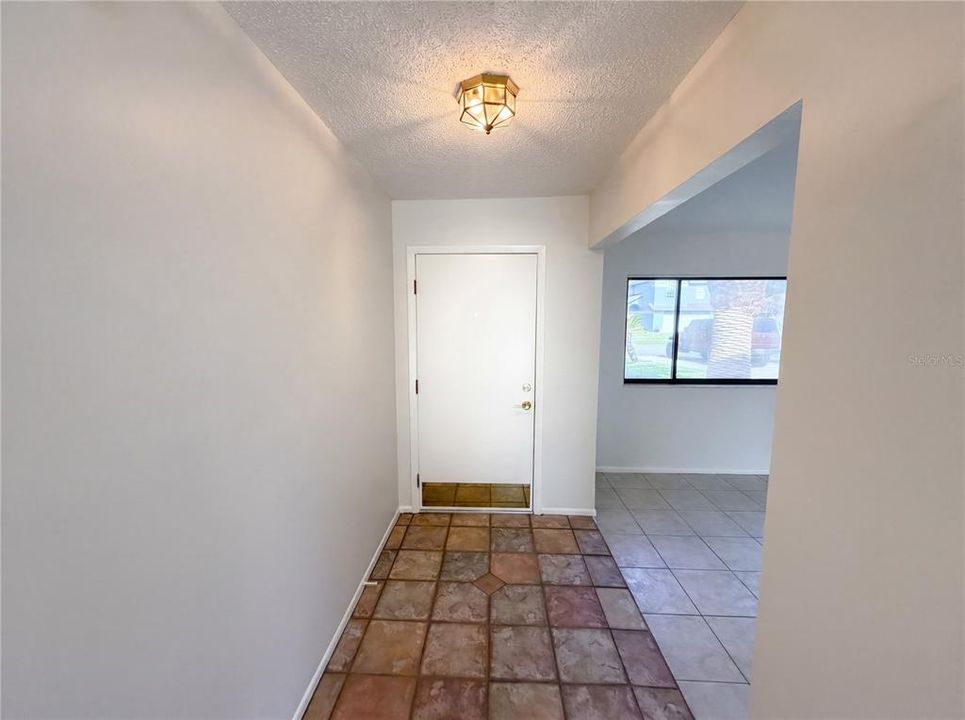 En Venta: $385,000 (3 camas, 2 baños, 1716 Pies cuadrados)