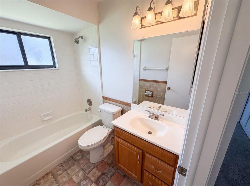 En Venta: $385,000 (3 camas, 2 baños, 1716 Pies cuadrados)