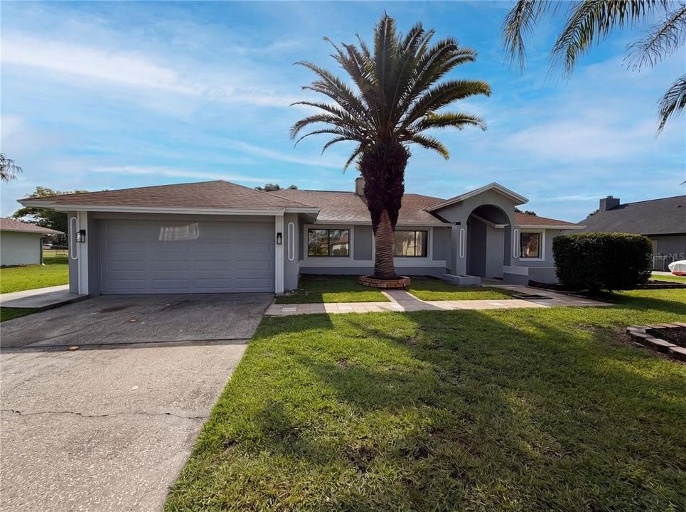 En Venta: $385,000 (3 camas, 2 baños, 1716 Pies cuadrados)