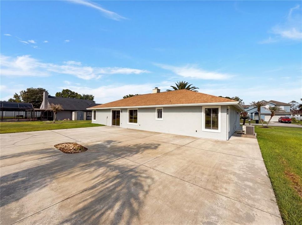 En Venta: $385,000 (3 camas, 2 baños, 1716 Pies cuadrados)