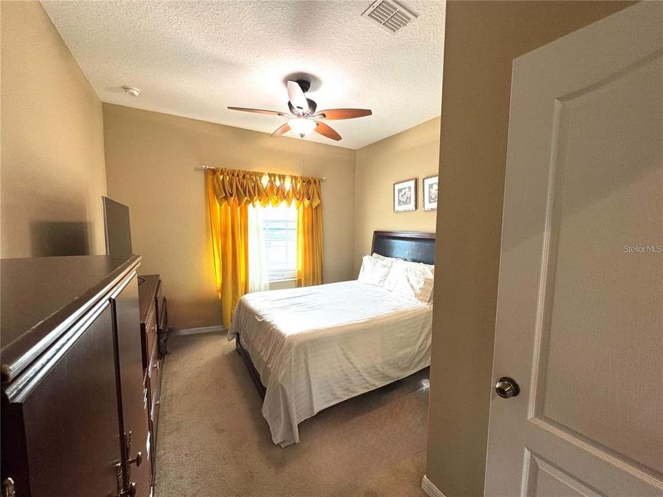 Activo con contrato: $340,000 (4 camas, 3 baños, 1752 Pies cuadrados)