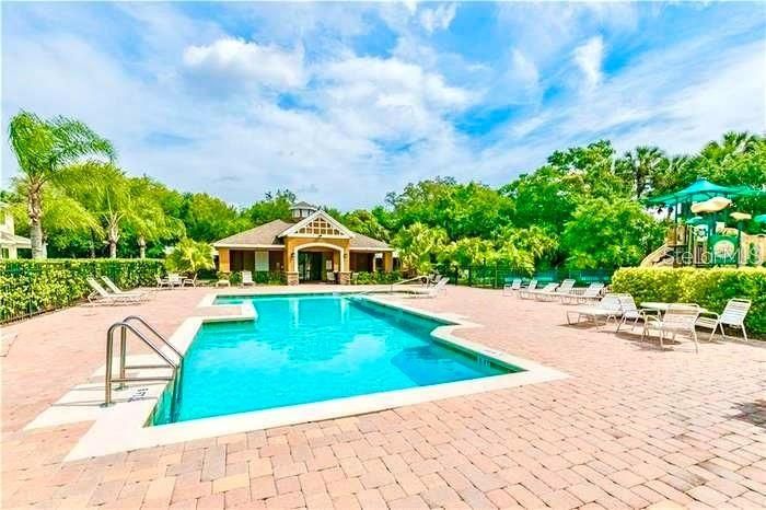 Activo con contrato: $340,000 (4 camas, 3 baños, 1752 Pies cuadrados)