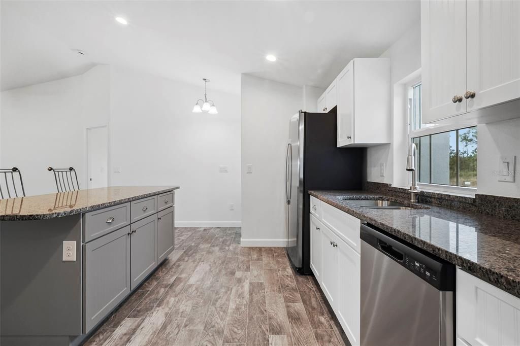 For Sale: $341,300 (3 beds, 2 baths, 1502 Square Feet)
