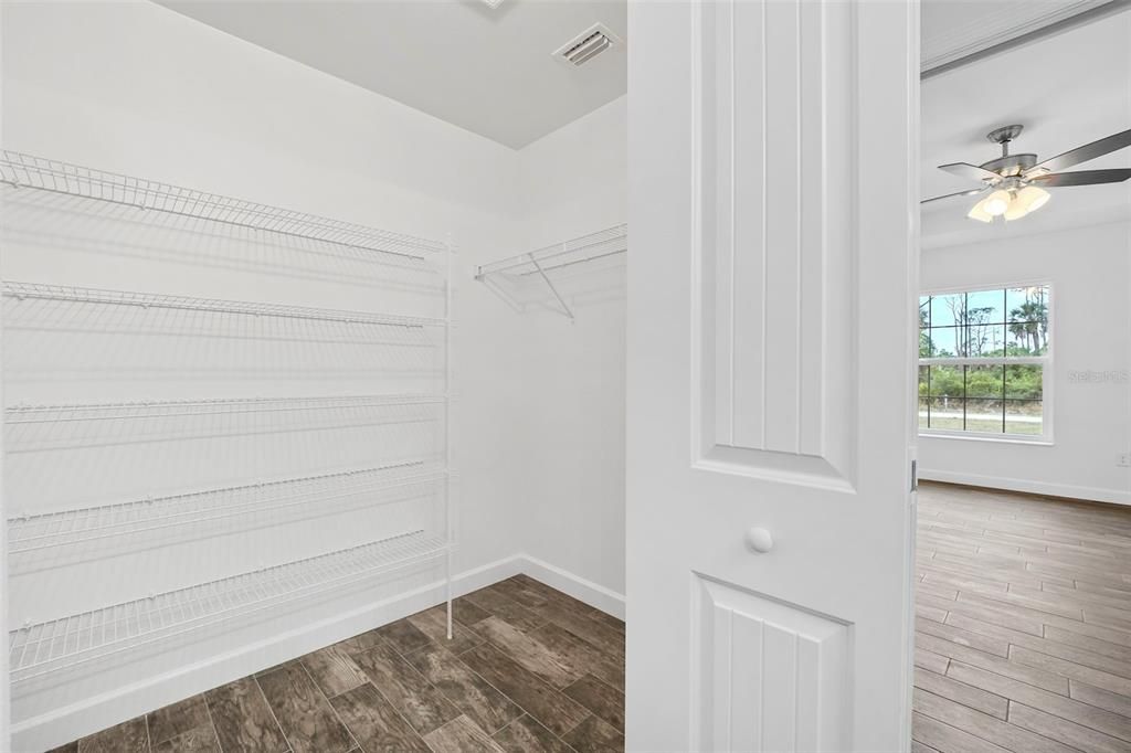 For Sale: $341,300 (3 beds, 2 baths, 1502 Square Feet)