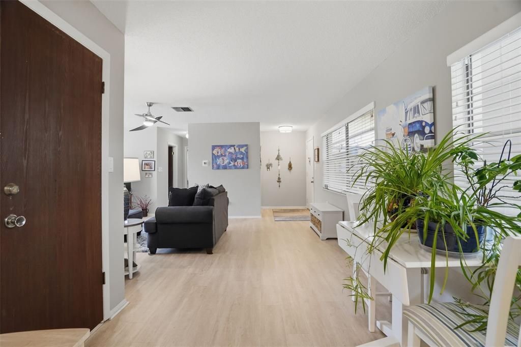 En Venta: $265,000 (3 camas, 2 baños, 1305 Pies cuadrados)
