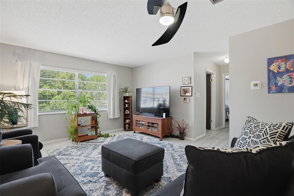 En Venta: $265,000 (3 camas, 2 baños, 1305 Pies cuadrados)