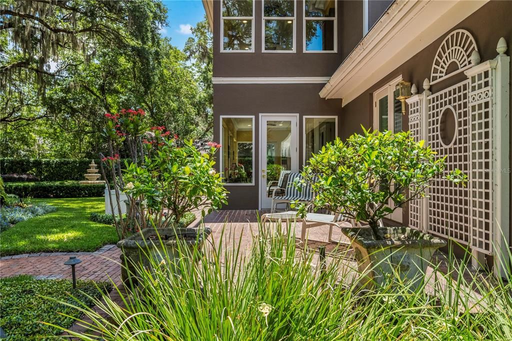 For Sale: $1,999,000 (4 beds, 4 baths, 5780 Square Feet)