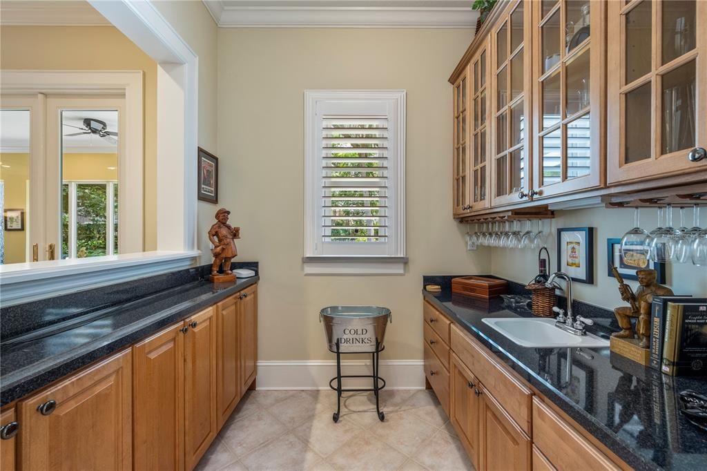 For Sale: $1,999,000 (4 beds, 4 baths, 5780 Square Feet)