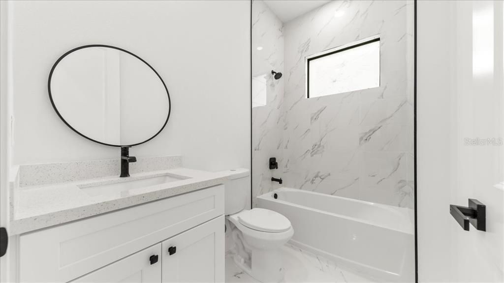 En Venta: $329,999 (4 camas, 2 baños, 1842 Pies cuadrados)