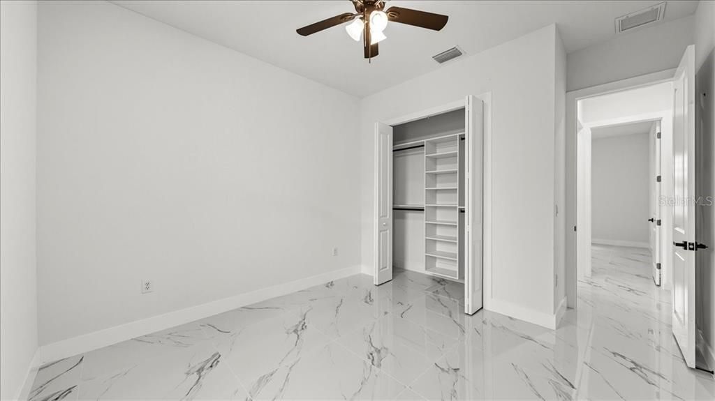 En Venta: $329,999 (4 camas, 2 baños, 1842 Pies cuadrados)