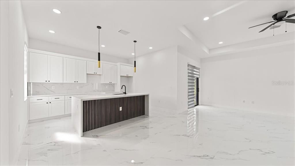 En Venta: $329,999 (4 camas, 2 baños, 1842 Pies cuadrados)