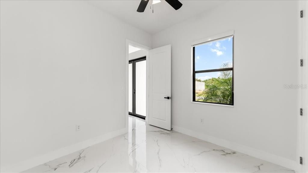 En Venta: $329,999 (4 camas, 2 baños, 1842 Pies cuadrados)