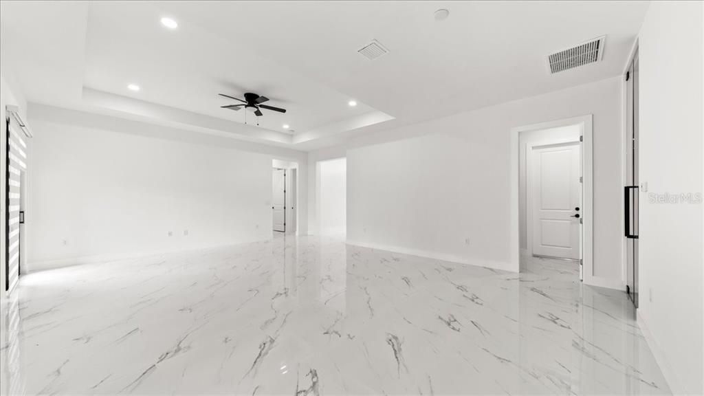 En Venta: $329,999 (4 camas, 2 baños, 1842 Pies cuadrados)