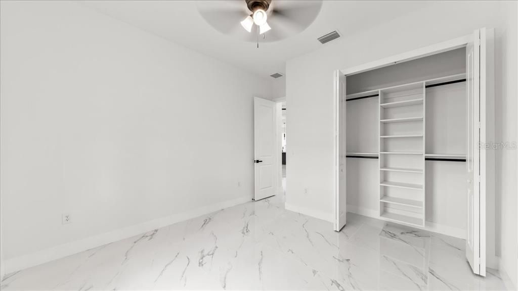 En Venta: $329,999 (4 camas, 2 baños, 1842 Pies cuadrados)