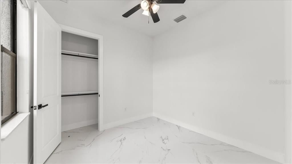 En Venta: $329,999 (4 camas, 2 baños, 1842 Pies cuadrados)