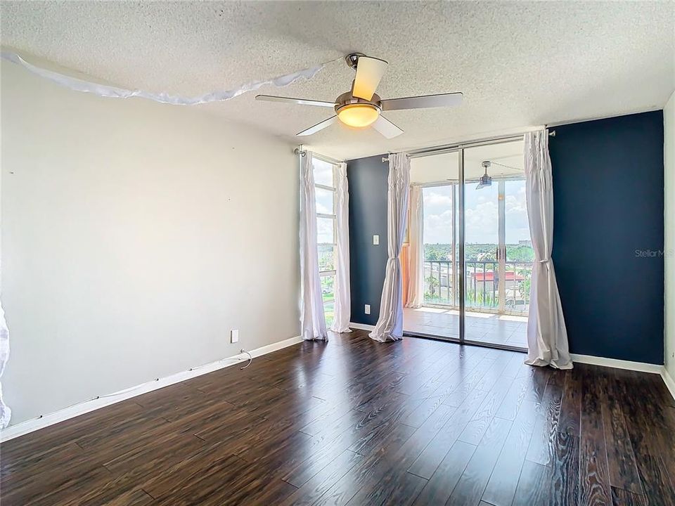 For Rent: $2,750 (2 beds, 2 baths, 1230 Square Feet)