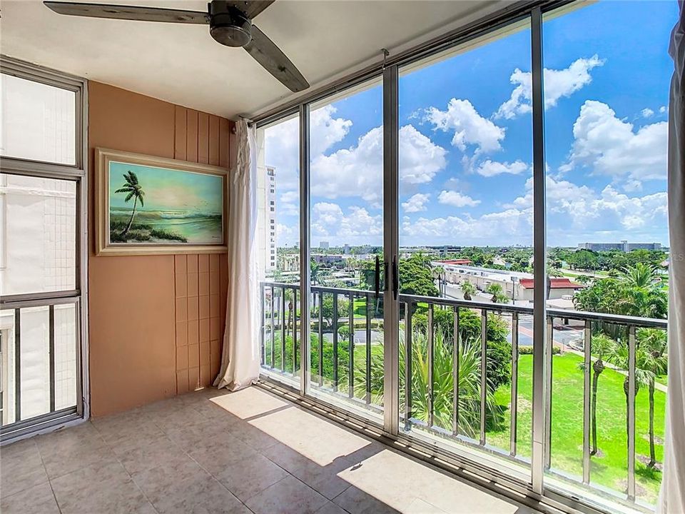 For Rent: $2,750 (2 beds, 2 baths, 1230 Square Feet)