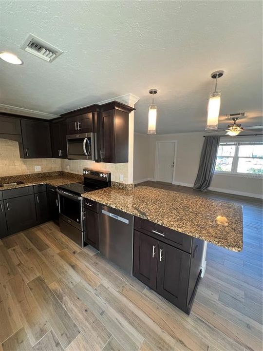 For Rent: $1,750 (2 beds, 1 baths, 1020 Square Feet)