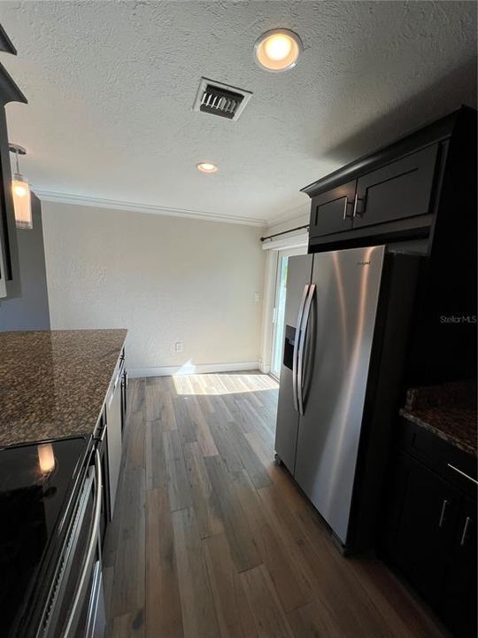 For Rent: $1,750 (2 beds, 1 baths, 1020 Square Feet)