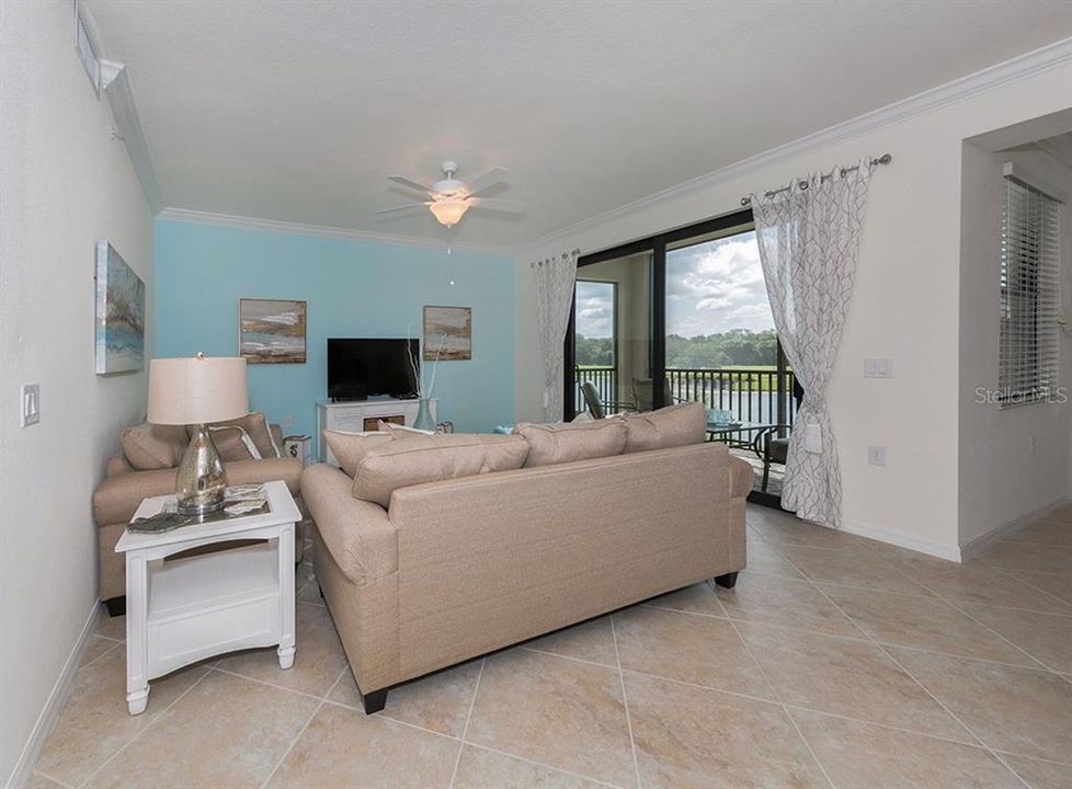 For Rent: $2,200 (2 beds, 2 baths, 1104 Square Feet)