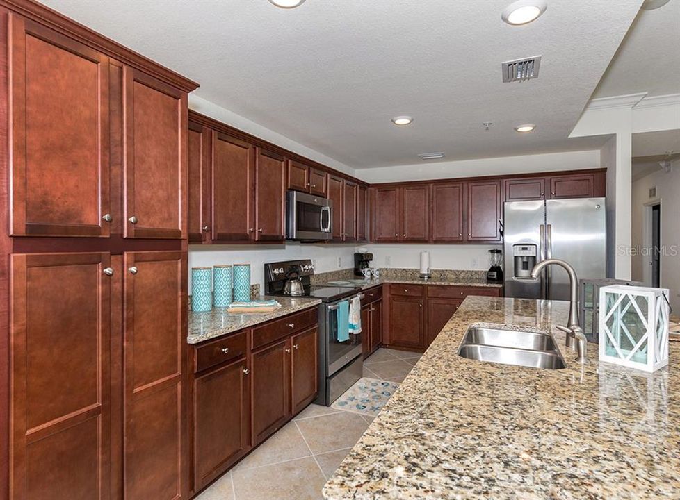 For Rent: $2,200 (2 beds, 2 baths, 1104 Square Feet)