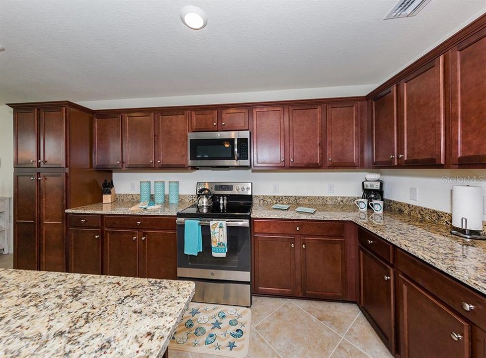 For Rent: $2,200 (2 beds, 2 baths, 1104 Square Feet)