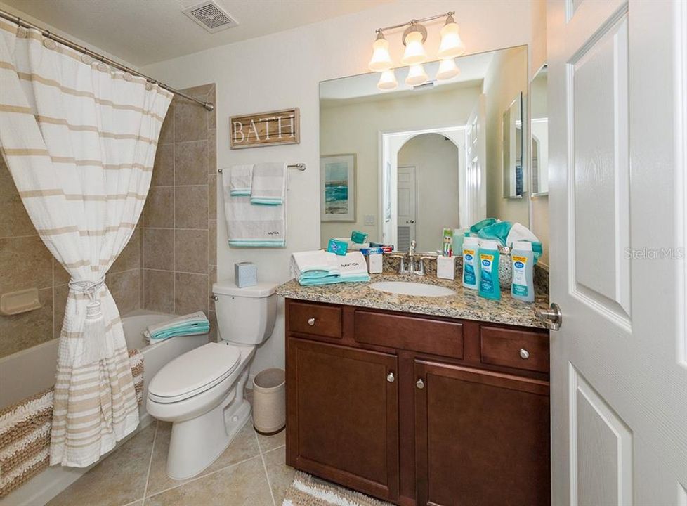 For Rent: $2,200 (2 beds, 2 baths, 1104 Square Feet)