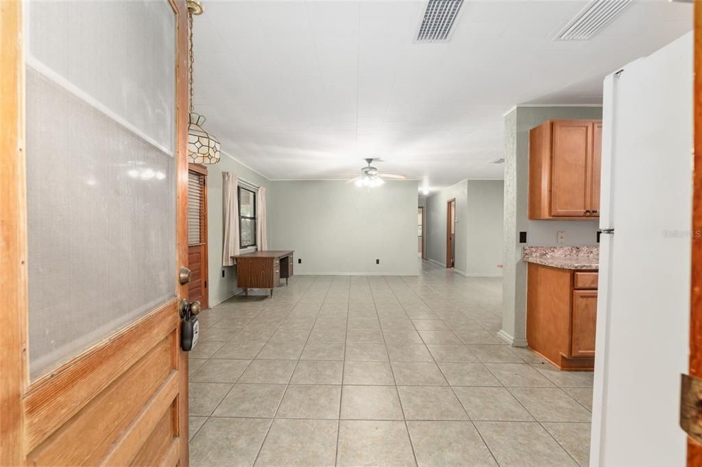 For Sale: $289,000 (2 beds, 2 baths, 1378 Square Feet)