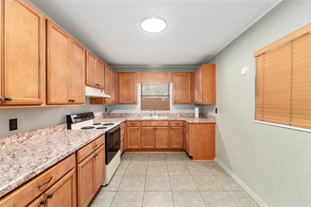 For Sale: $289,000 (2 beds, 2 baths, 1378 Square Feet)