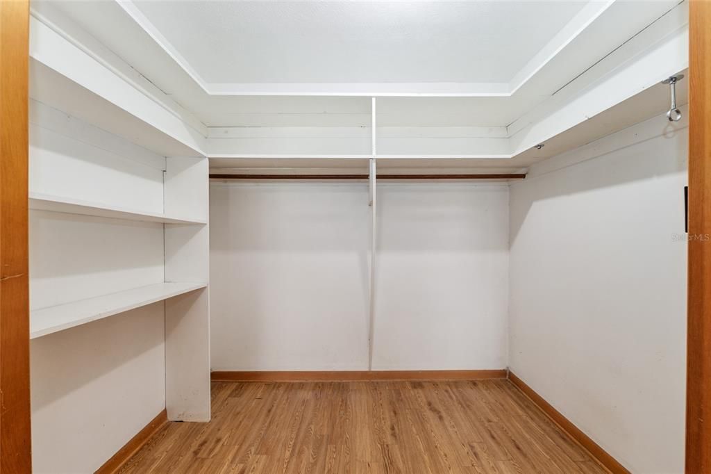 For Sale: $289,000 (2 beds, 2 baths, 1378 Square Feet)