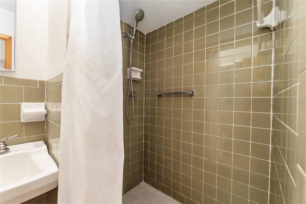 For Sale: $289,000 (2 beds, 2 baths, 1378 Square Feet)