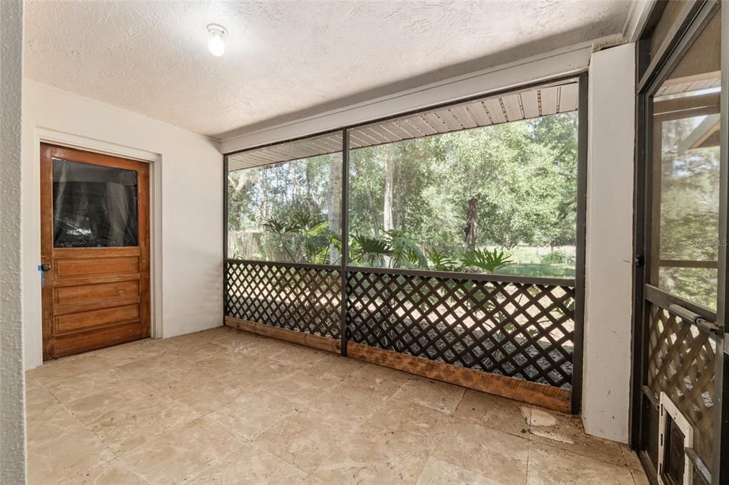 For Sale: $289,000 (2 beds, 2 baths, 1378 Square Feet)