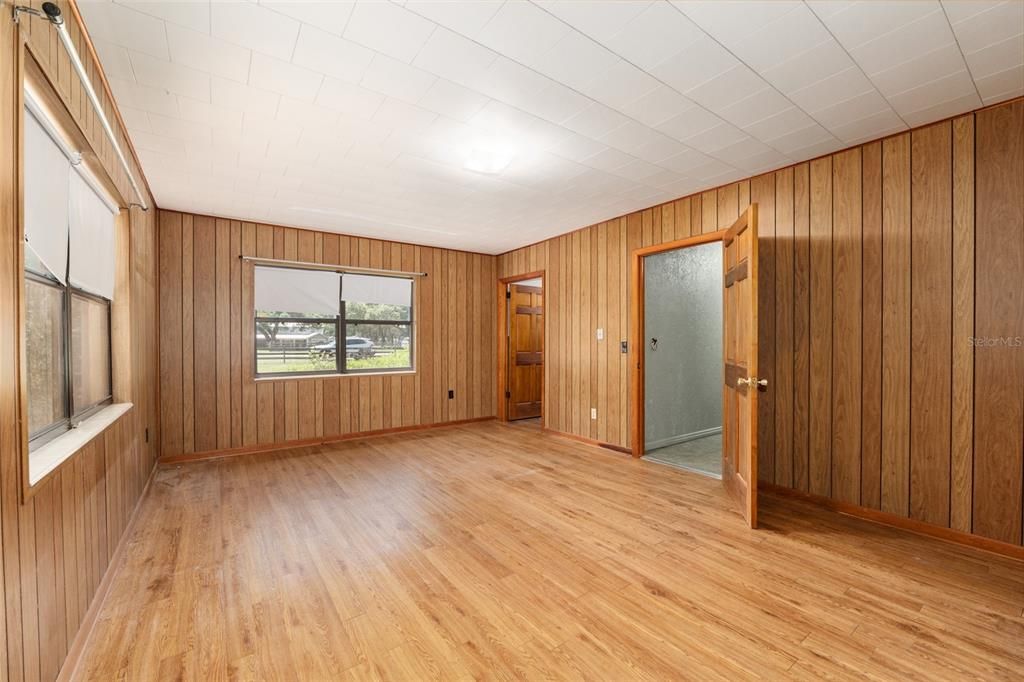 For Sale: $289,000 (2 beds, 2 baths, 1378 Square Feet)