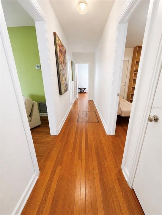 Active With Contract: $2,300 (3 beds, 1 baths, 1408 Square Feet)
