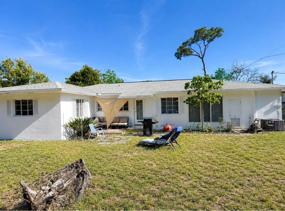 Active With Contract: $2,300 (3 beds, 1 baths, 1408 Square Feet)