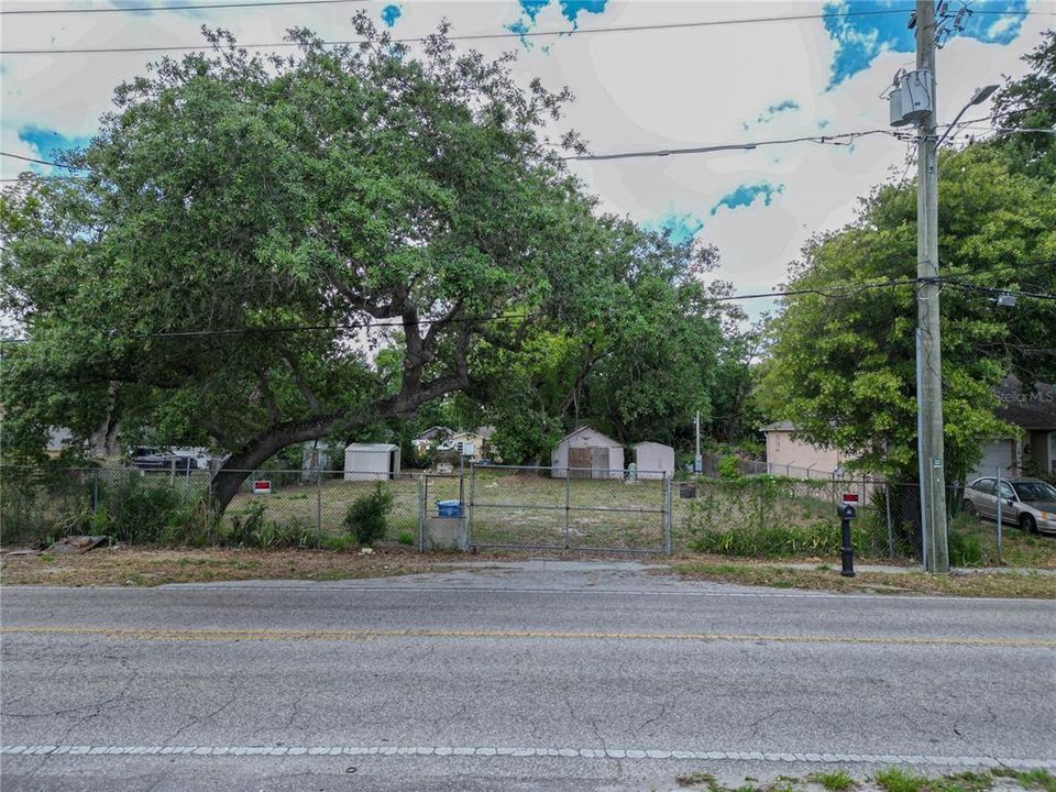 На продажу: $79,000 (0.24 acres)