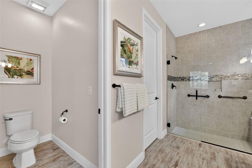 For Sale: $369,000 (2 beds, 2 baths, 1687 Square Feet)