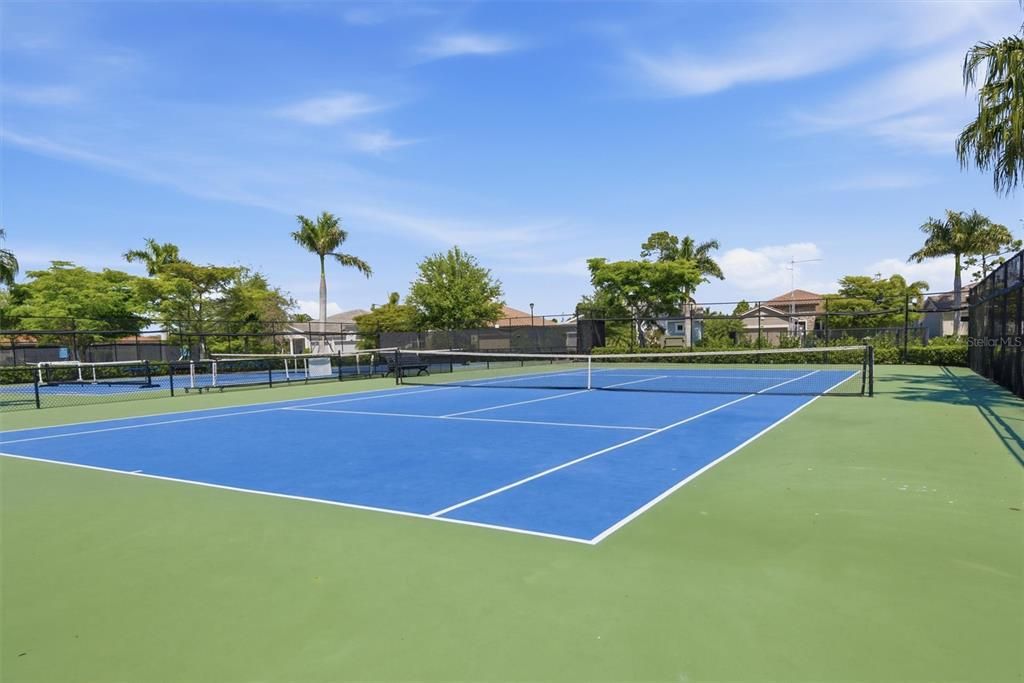 For Sale: $369,000 (2 beds, 2 baths, 1687 Square Feet)