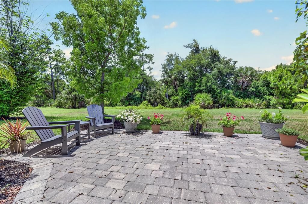 For Sale: $369,000 (2 beds, 2 baths, 1687 Square Feet)
