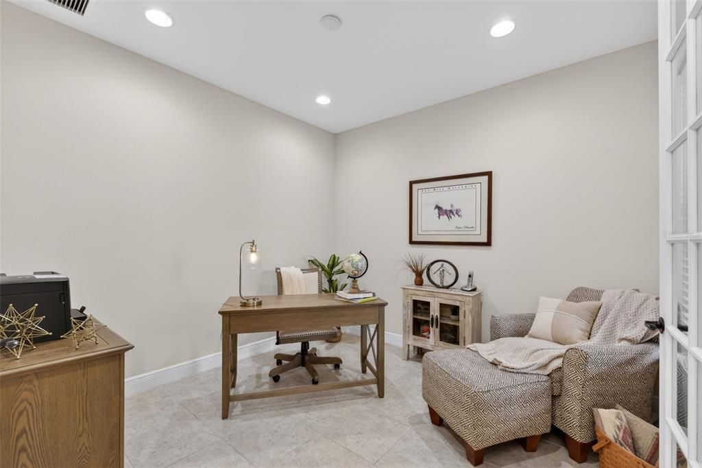 For Sale: $369,000 (2 beds, 2 baths, 1687 Square Feet)