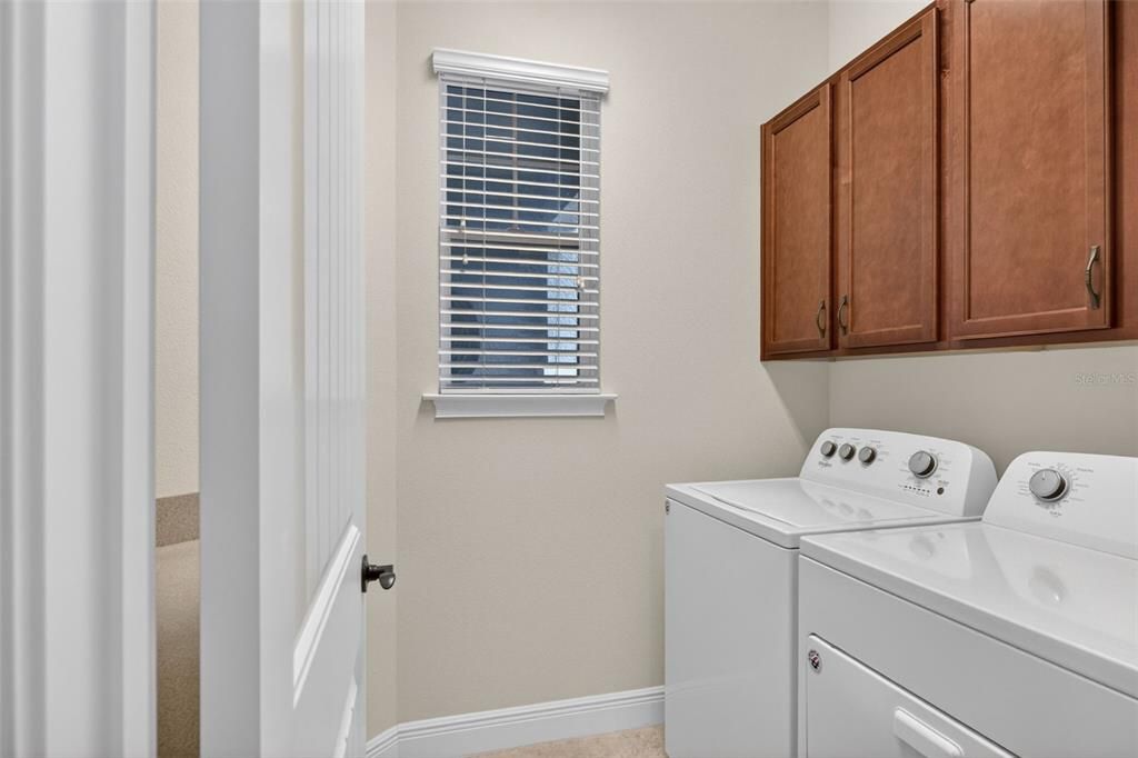 For Sale: $369,000 (2 beds, 2 baths, 1687 Square Feet)