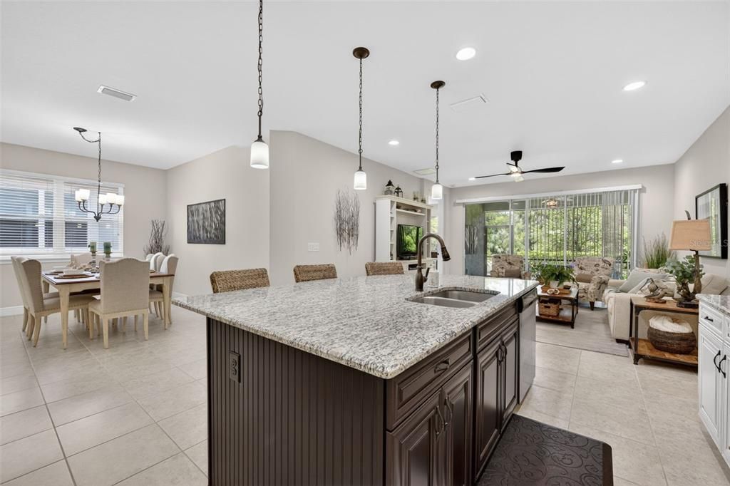 For Sale: $369,000 (2 beds, 2 baths, 1687 Square Feet)