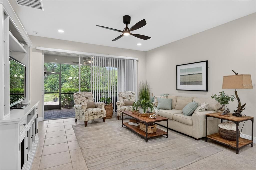 For Sale: $369,000 (2 beds, 2 baths, 1687 Square Feet)