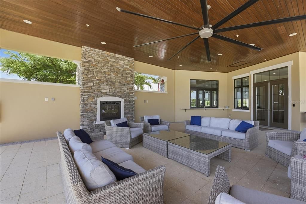 For Sale: $369,000 (2 beds, 2 baths, 1687 Square Feet)