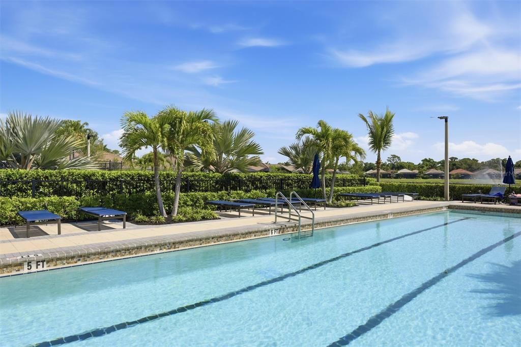 For Sale: $369,000 (2 beds, 2 baths, 1687 Square Feet)