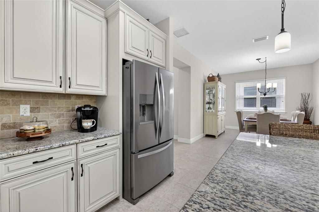 For Sale: $369,000 (2 beds, 2 baths, 1687 Square Feet)