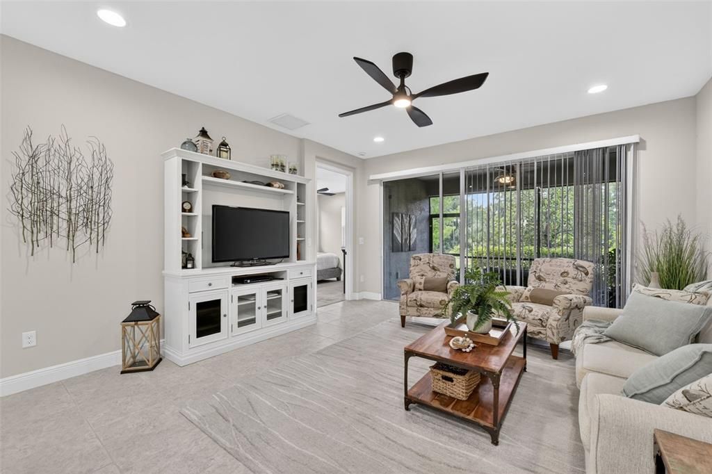 For Sale: $369,000 (2 beds, 2 baths, 1687 Square Feet)